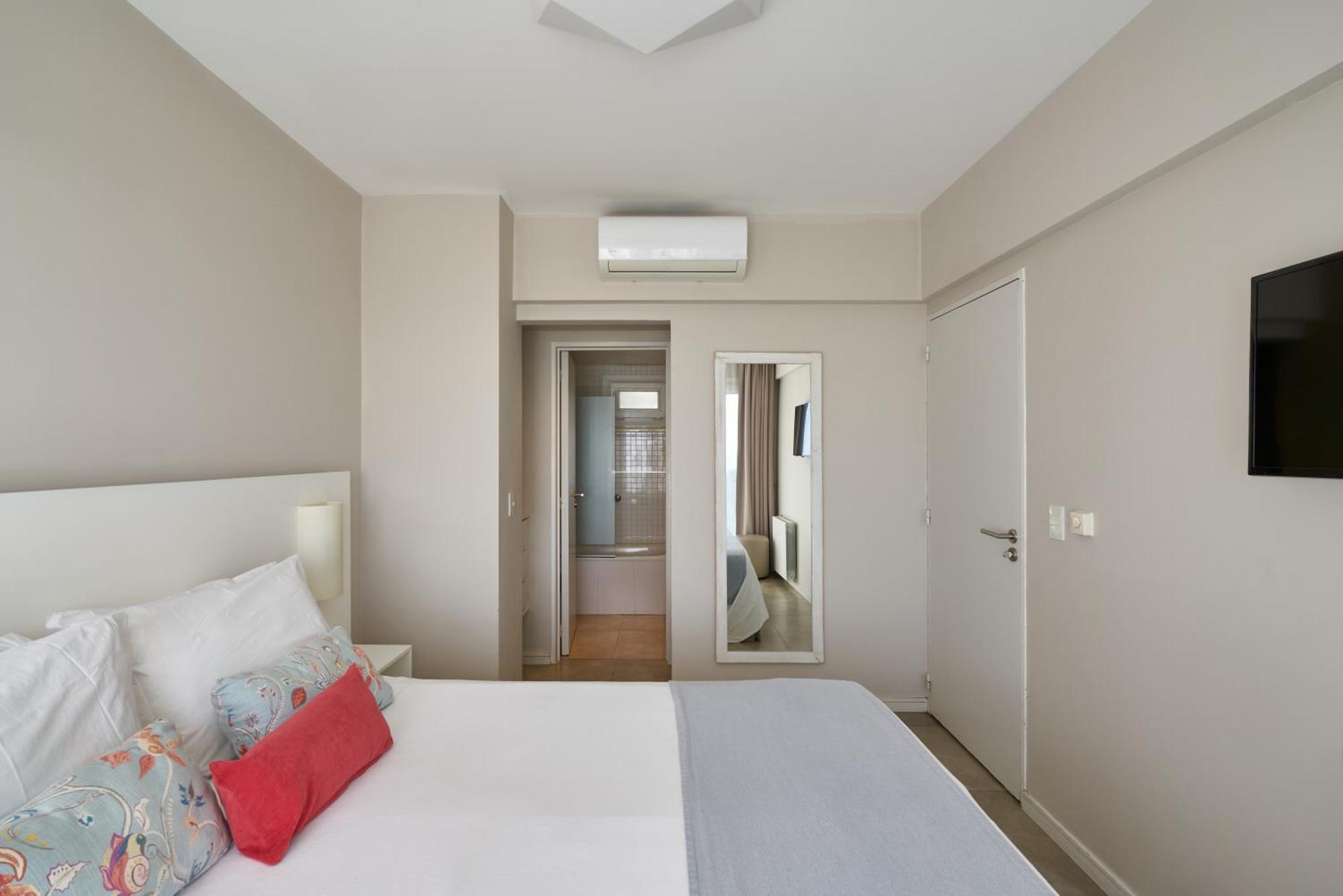 Almarena & Boutique Costa del Este
